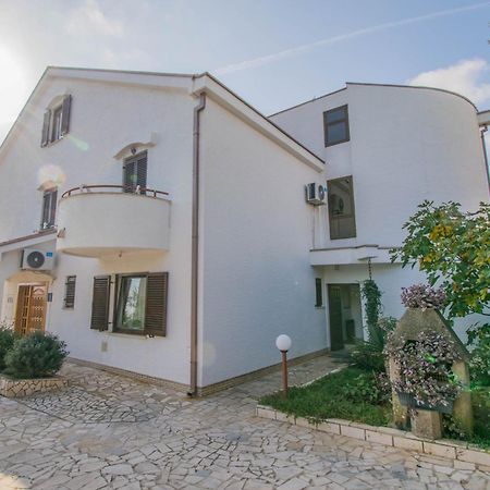 Apartments Punta & Vista In Krk Крк Экстерьер фото