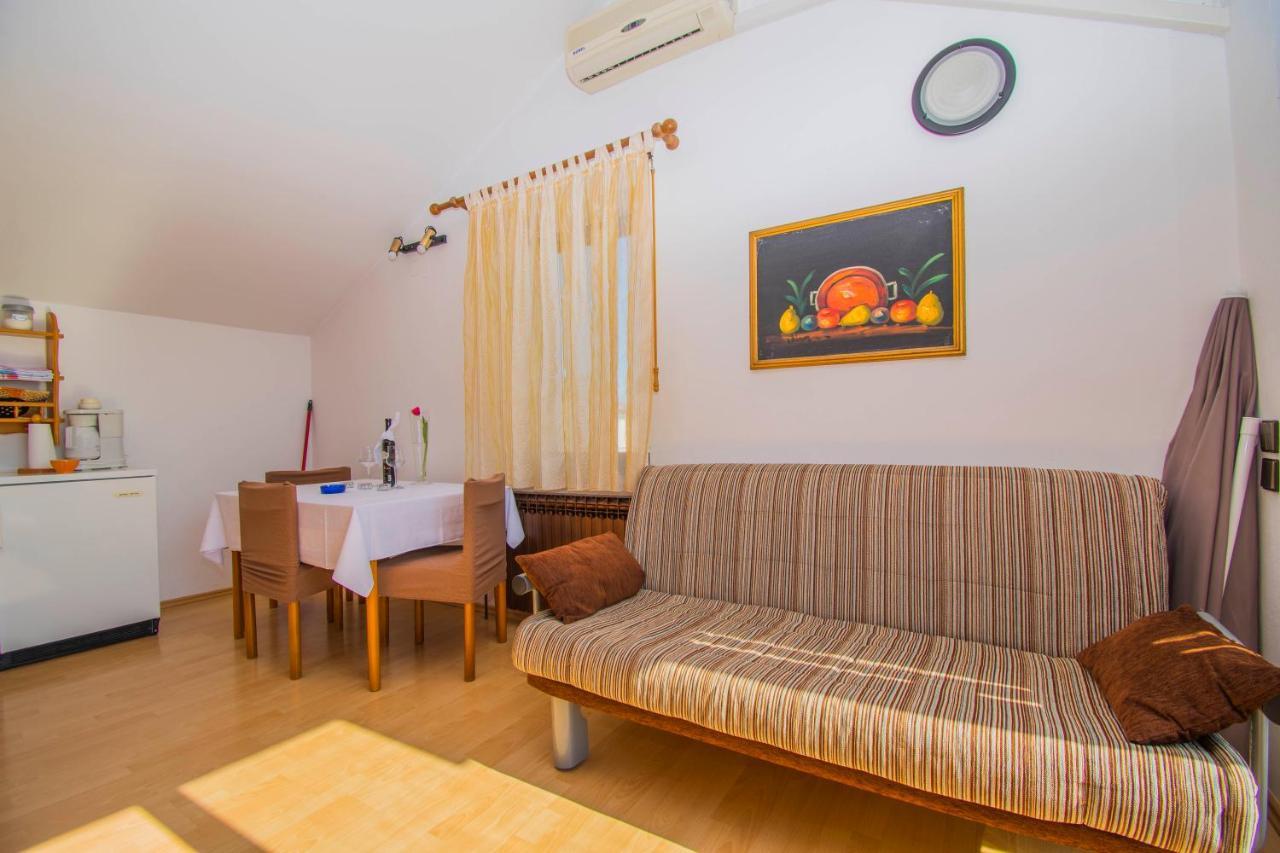 Apartments Punta & Vista In Krk Крк Экстерьер фото
