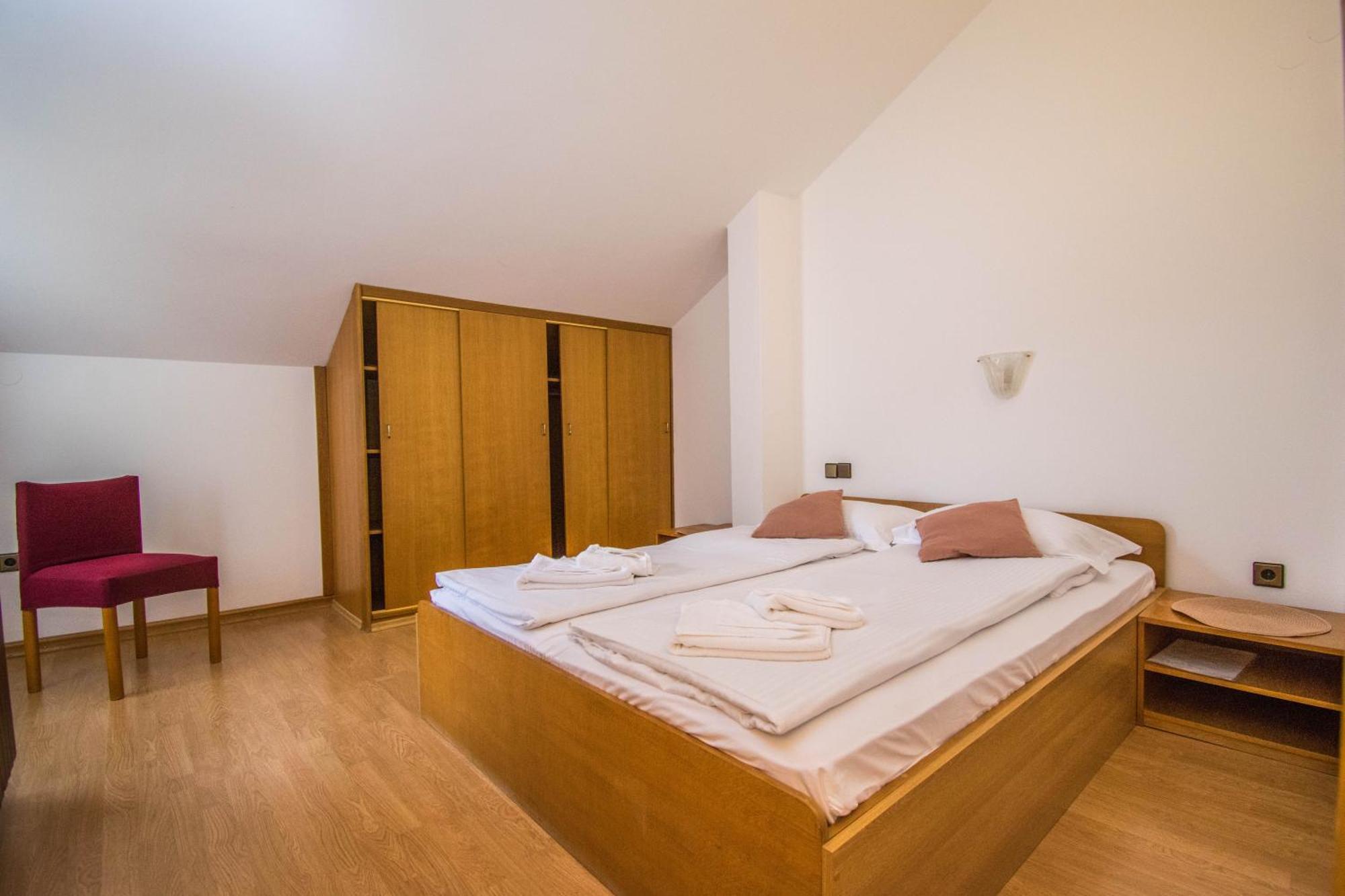 Apartments Punta & Vista In Krk Крк Экстерьер фото