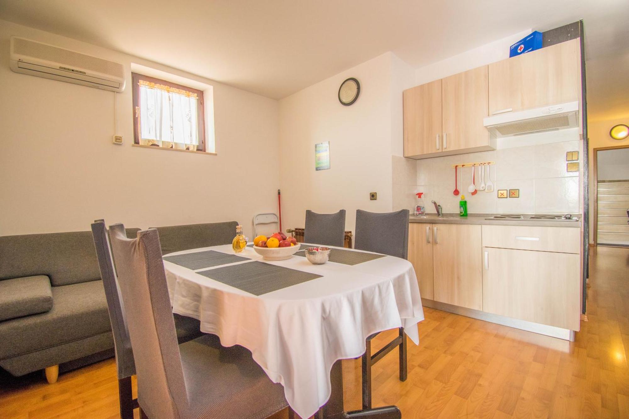 Apartments Punta & Vista In Krk Крк Экстерьер фото