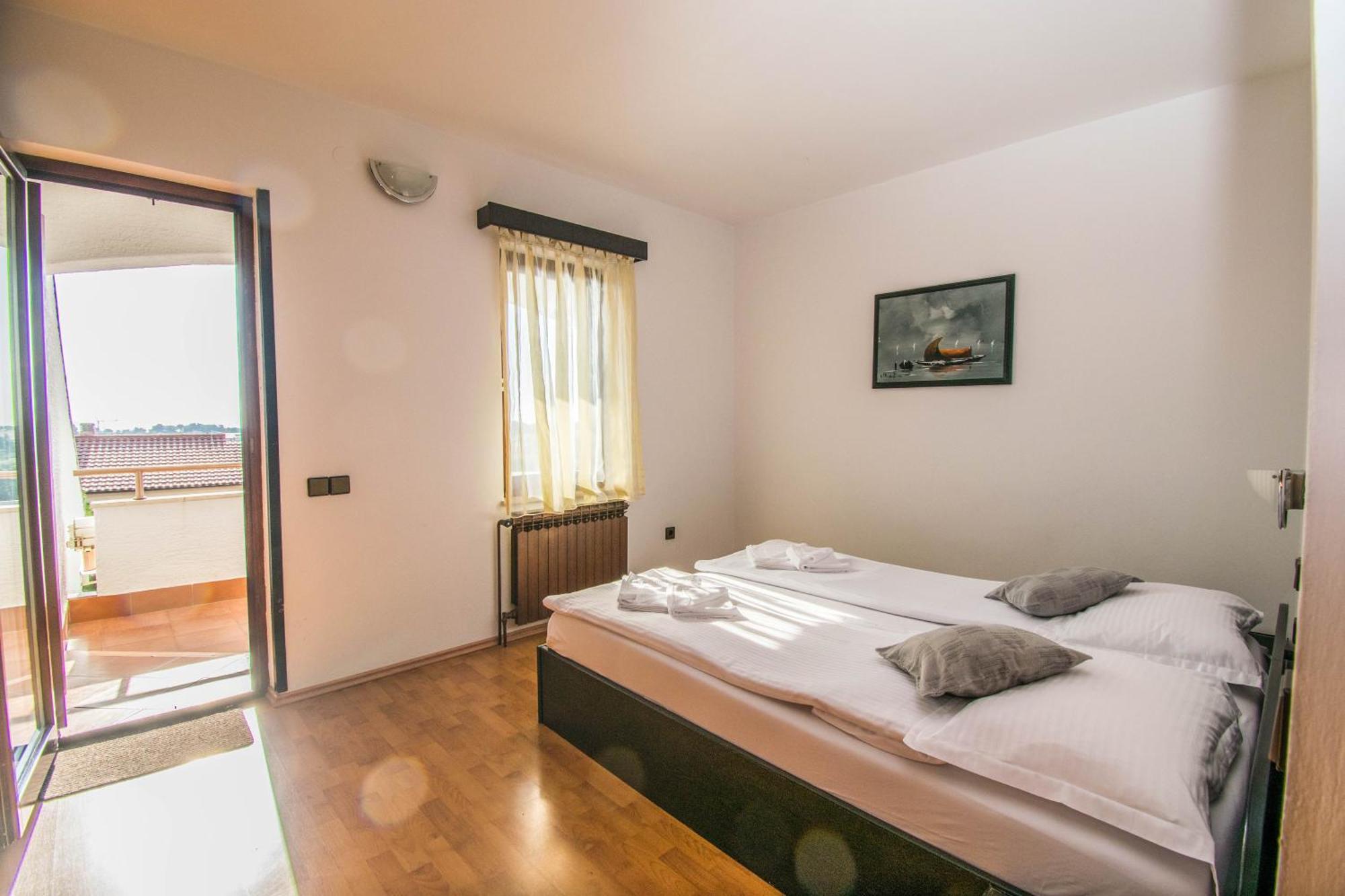 Apartments Punta & Vista In Krk Крк Экстерьер фото