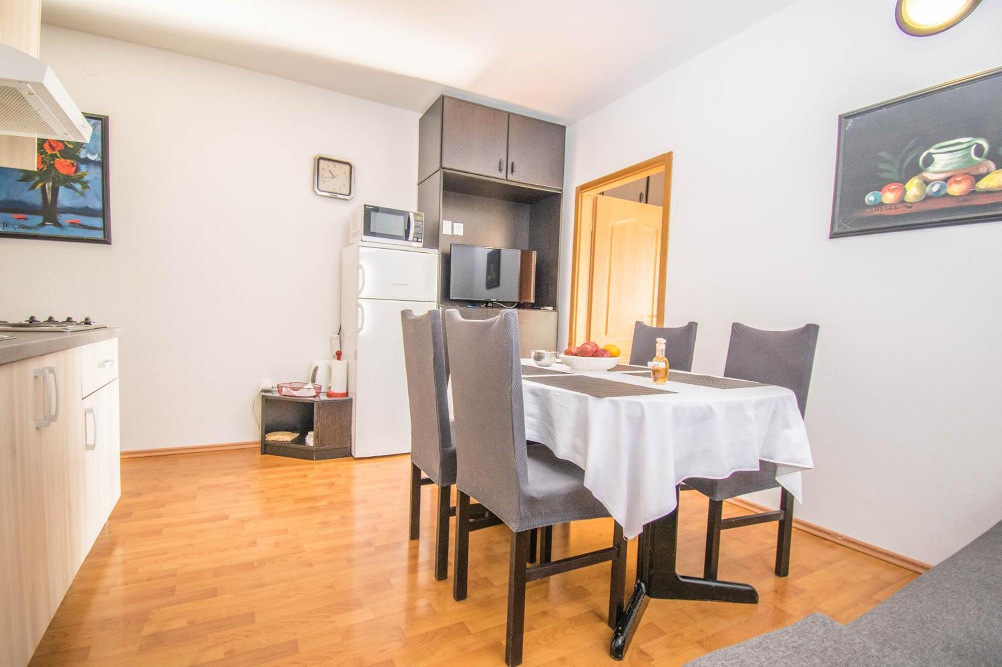 Apartments Punta & Vista In Krk Крк Экстерьер фото
